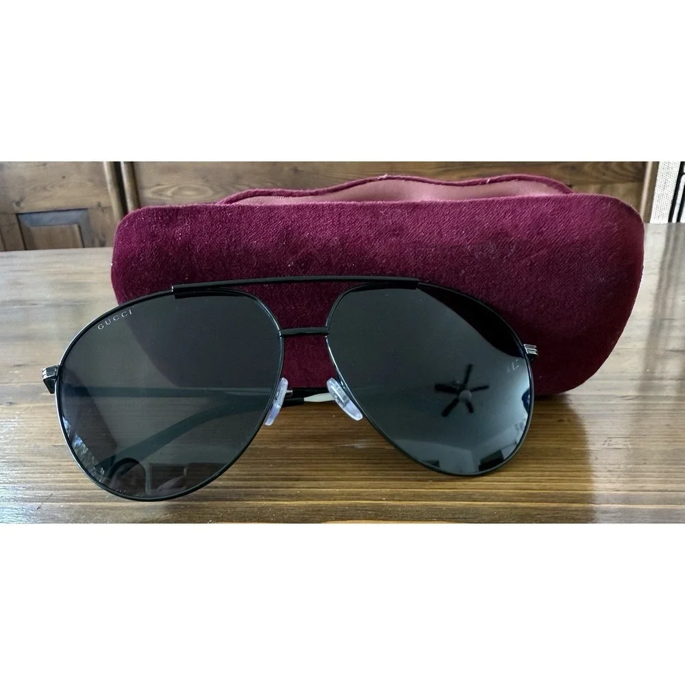 Gucci GG0832S-001 Men's Silver & Black Frame Dark Tinted Aviator Sunglasses Case